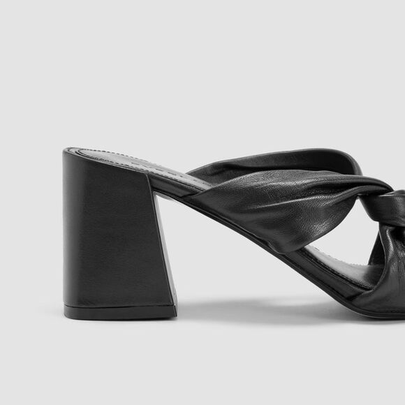 NEW EVERLANE The Day Twist Heel in black leather - Picture 7 of 8